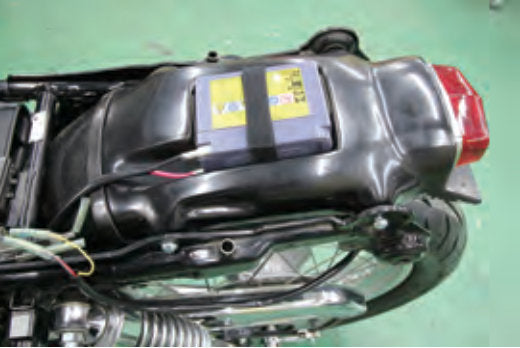 Installation steps for the Battery-In Fenderless Kit (SR400/500) - including battery relocation and use with the King Seat