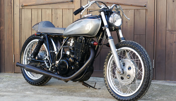 SR400/500 カスタム HOLE-OF-THE-WALL