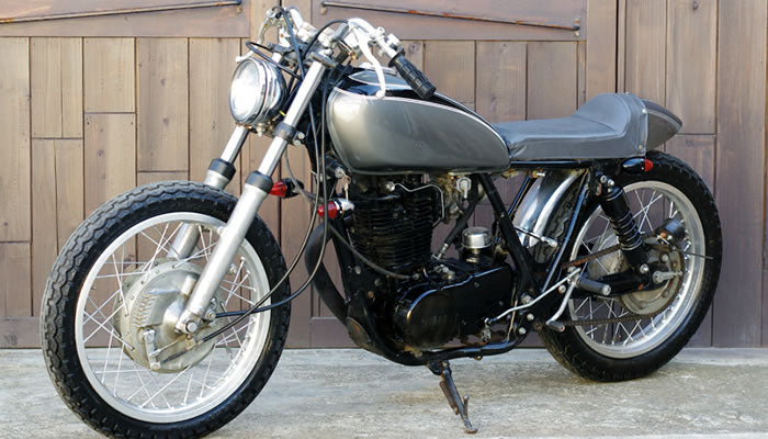 SR400/500 カスタム HOLE-OF-THE-WALL