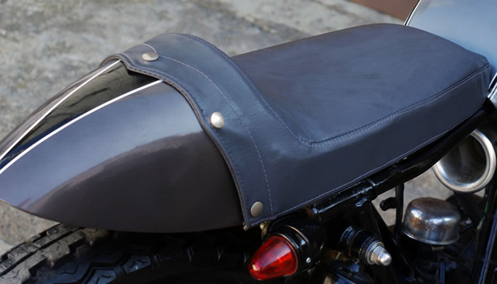 SR400/500 カスタム HOLE-OF-THE-WALL