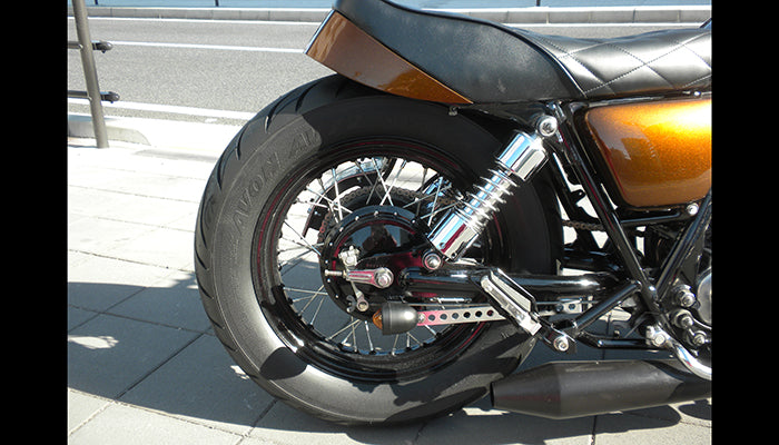 SR400/500 カスタム モーターサイクルズ-バーン