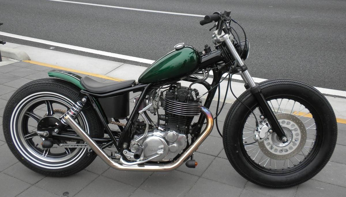 SR400/500 カスタム モーターサイクルズ-バーン