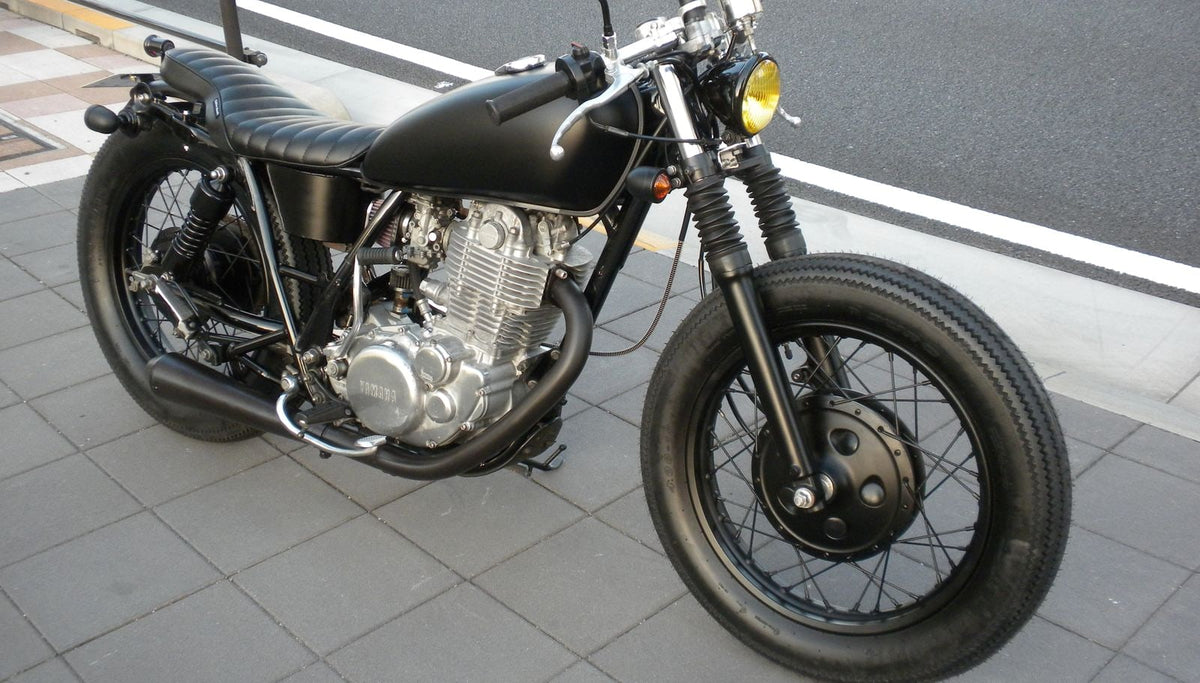 SR400/500 カスタム モーターサイクルズ-バーン