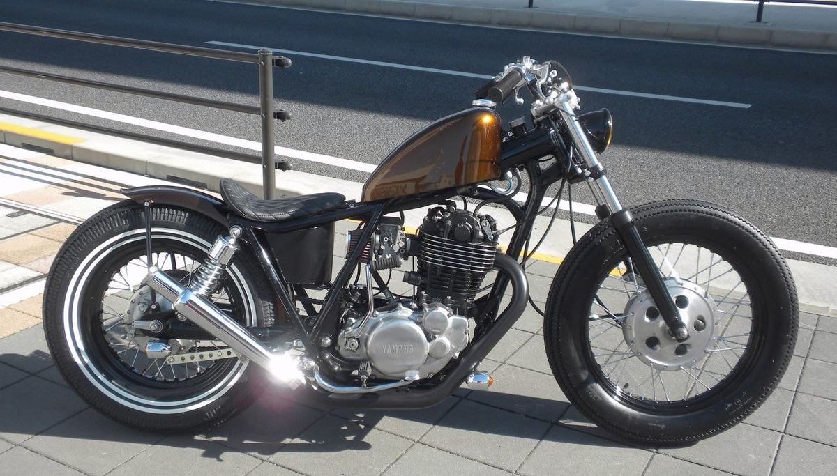 SR400/500 カスタム モーターサイクルズ-バーン