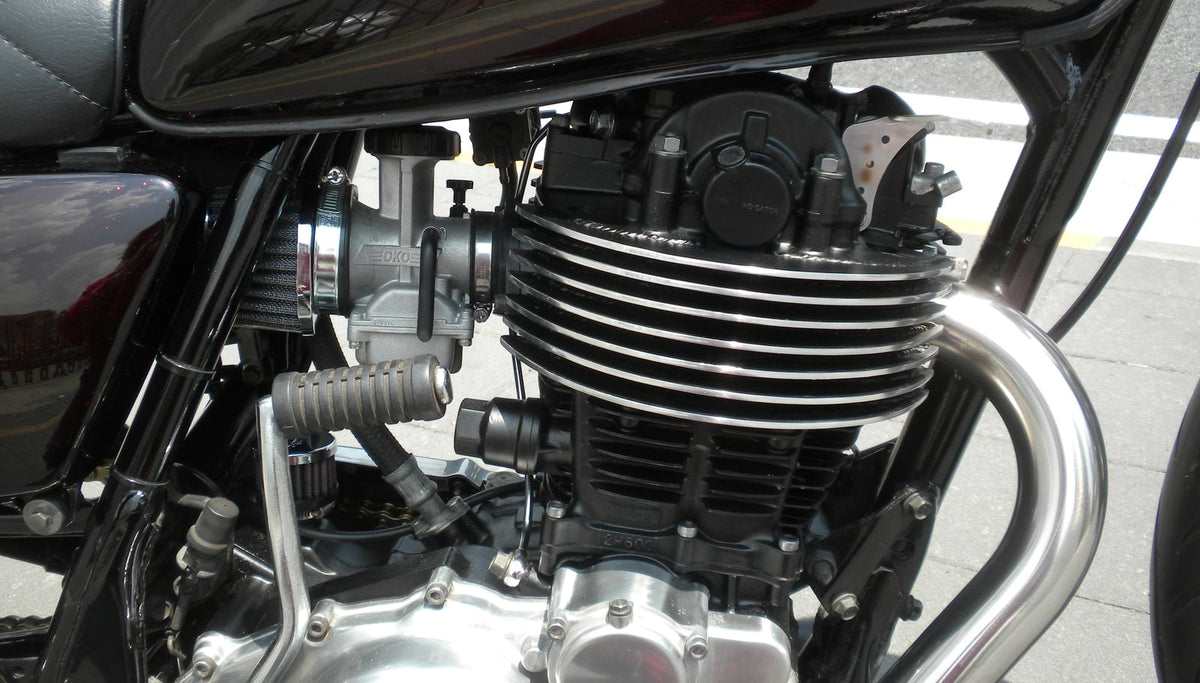 SR400/500 カスタム モーターサイクルズ-バーン