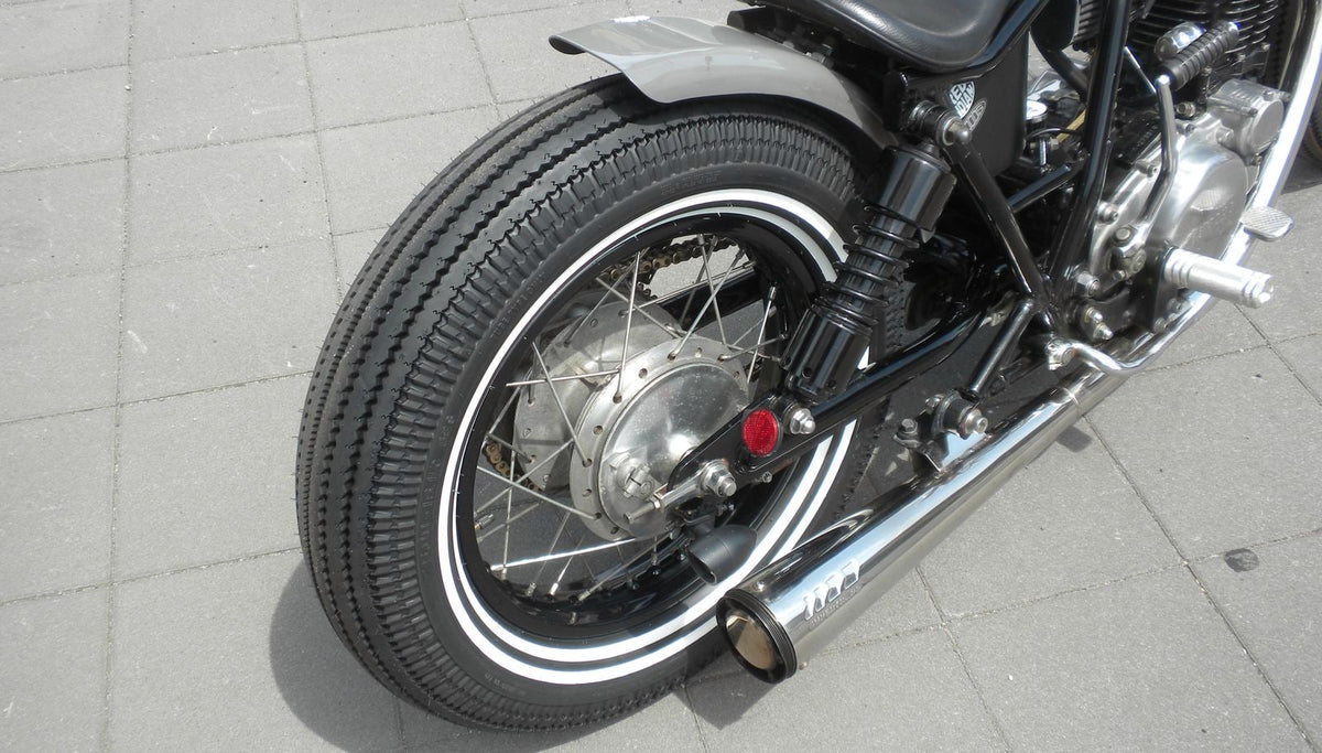 SR400/500 カスタム モーターサイクルズ-バーン