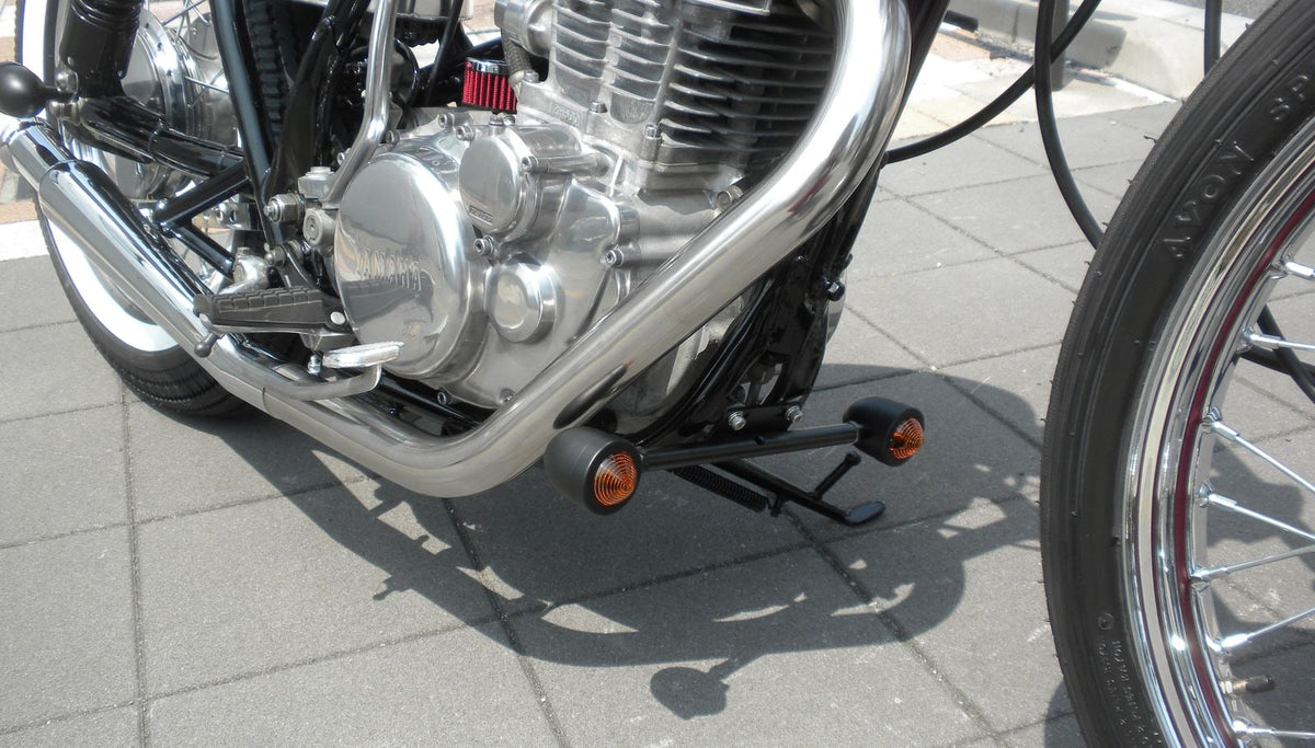 SR400/500 カスタム モーターサイクルズ-バーン