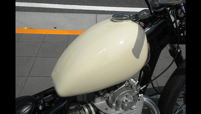 SR400/500 カスタム モーターサイクルズ-バーン