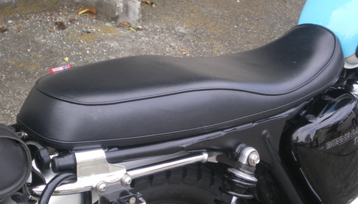TRIUMPH カスタム LEFT-HAND-MOTOR-GARAGE