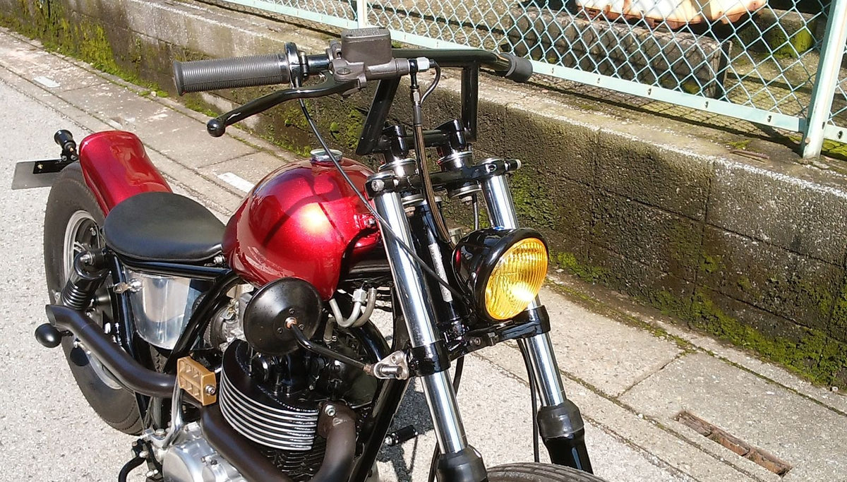 SR400/500 カスタム モーターサイクルズ-バーン