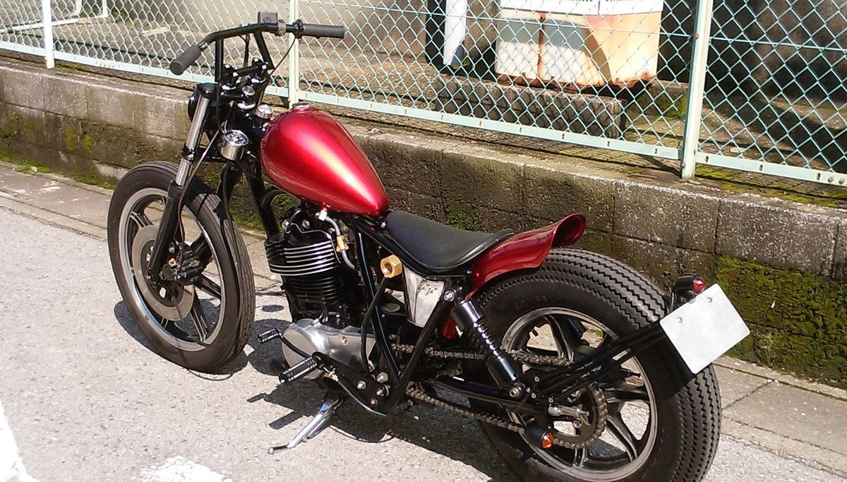 SR400/500 カスタム モーターサイクルズ-バーン