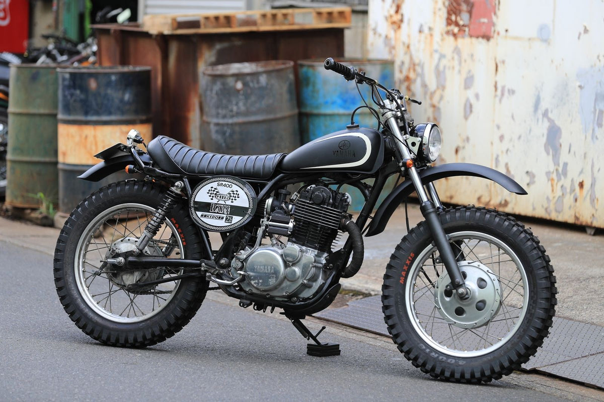 SR400/500 カスタム モーターサイクルズ-バーン