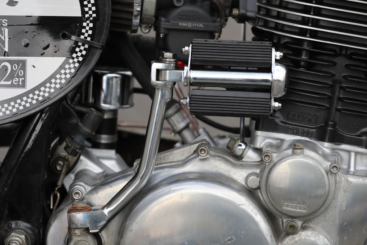 SR400/500 カスタム モーターサイクルズ-バーン