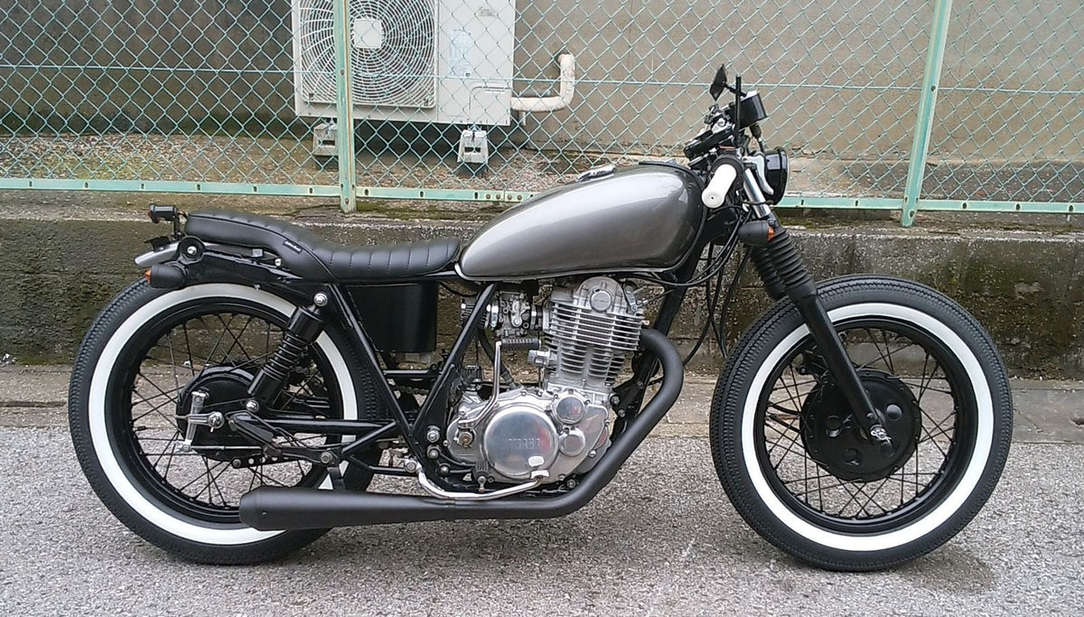 SR400/500 カスタム モーターサイクルズ-バーン
