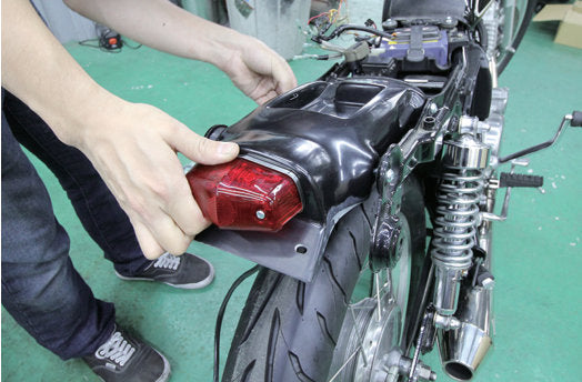Installing the Short Fenderless Kit (SR400/500): Gap Adjustment Washers and Taillight Wiring