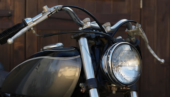 SR400/500 カスタム HOLE-OF-THE-WALL