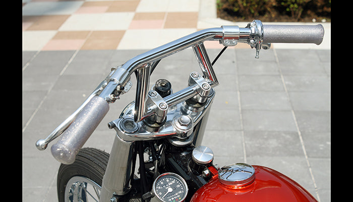 SR400/500 カスタム モーターサイクルズ-バーン