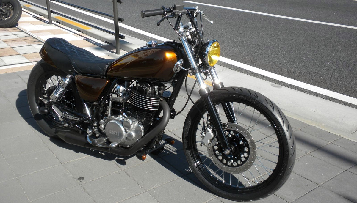 SR400/500 カスタム モーターサイクルズ-バーン