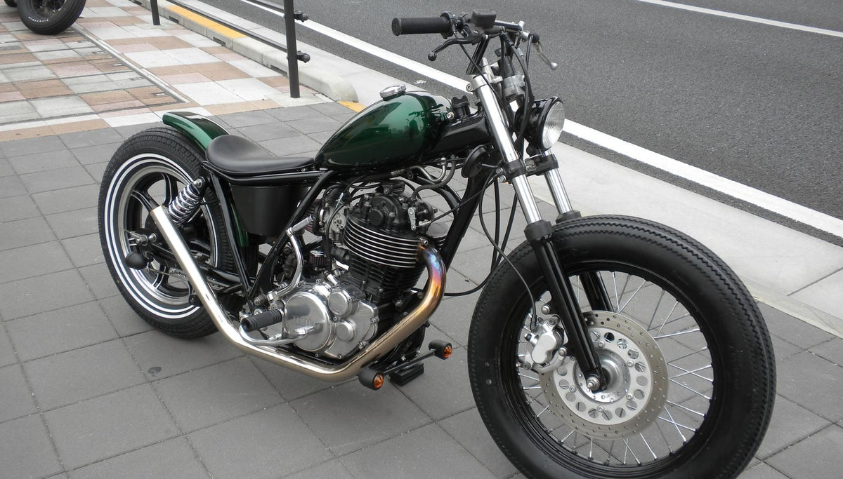 SR400/500 カスタム モーターサイクルズ-バーン