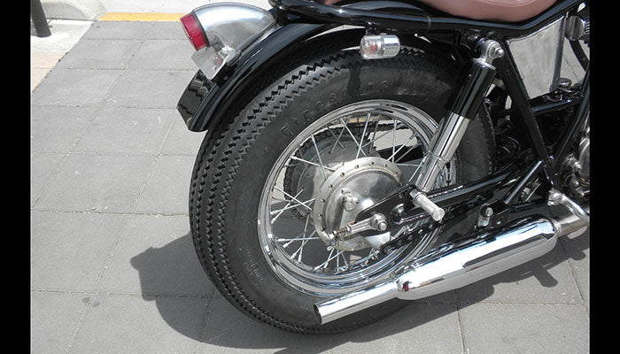 SR400/500 カスタム モーターサイクルズ-バーン