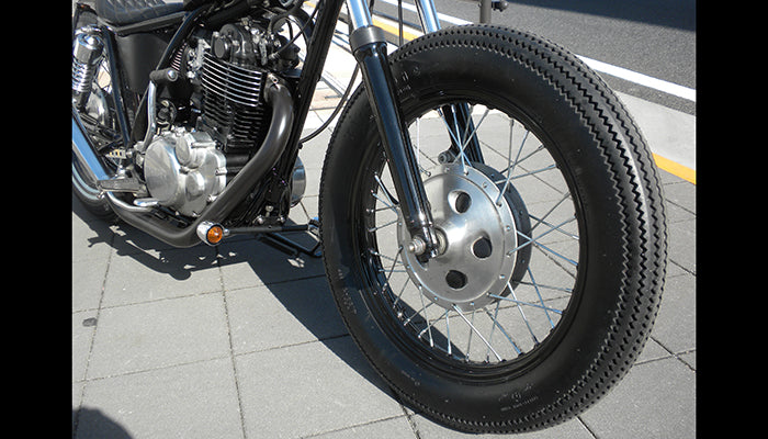 SR400/500 カスタム モーターサイクルズ-バーン