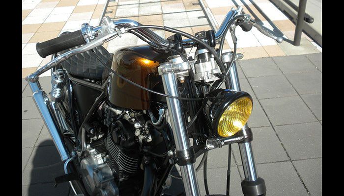 SR400/500 カスタム モーターサイクルズ-バーン