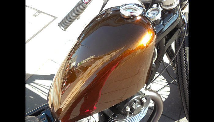 SR400/500 カスタム モーターサイクルズ-バーン