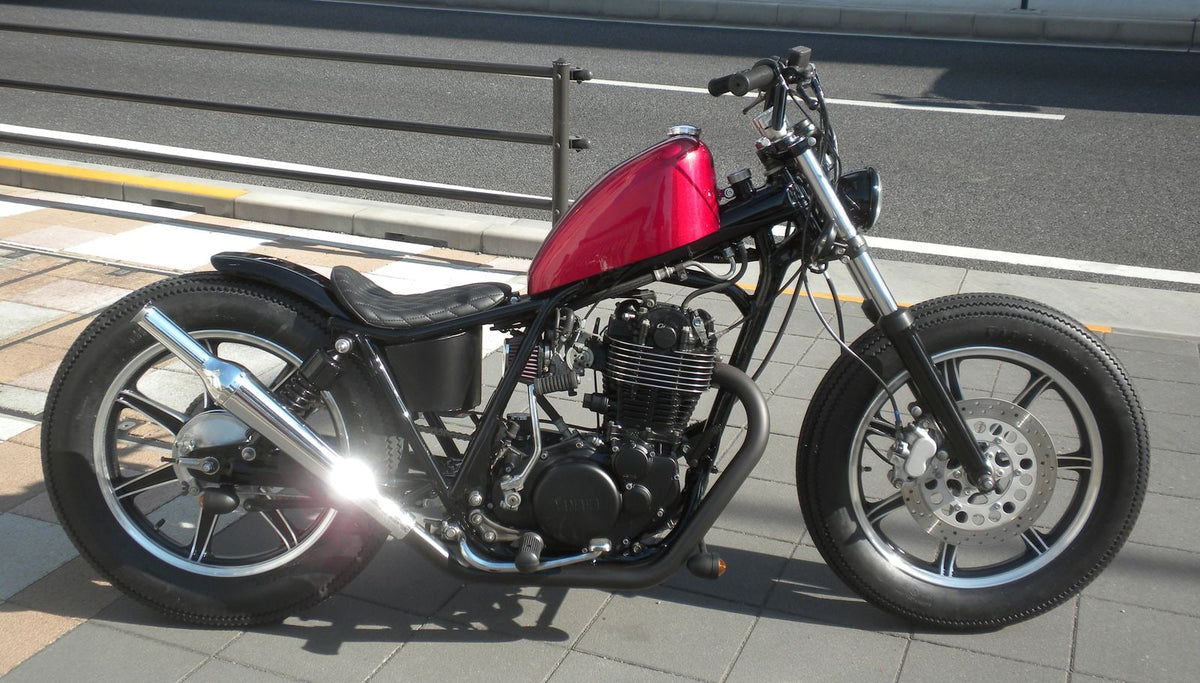 SR400/500 カスタム モーターサイクルズ-バーン
