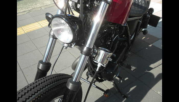SR400/500 カスタム モーターサイクルズ-バーン