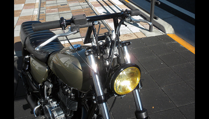 SR400/500 カスタム モーターサイクルズ-バーン