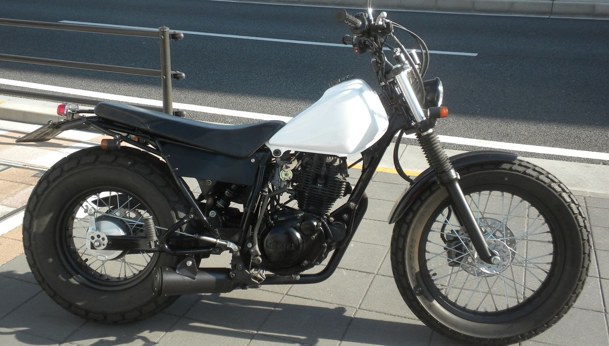 TW225/200 カスタム モーターサイクルズ-バーン