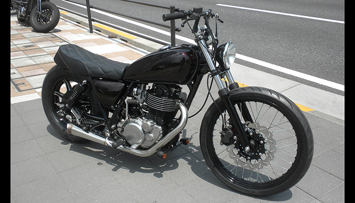 SR400/500 カスタム モーターサイクルズ-バーン