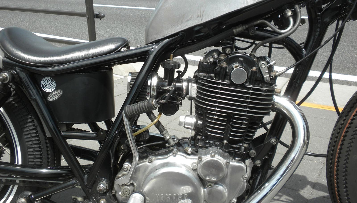 SR400/500 カスタム モーターサイクルズ-バーン
