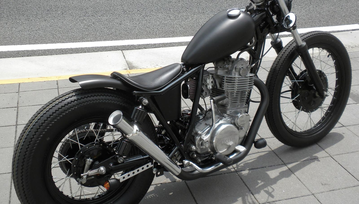 SR400/500 カスタム モーターサイクルズ-バーン
