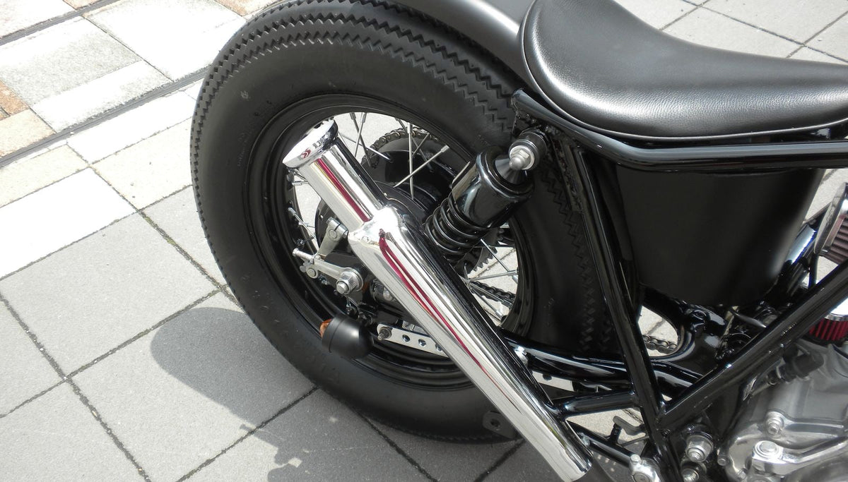 SR400/500 カスタム モーターサイクルズ-バーン