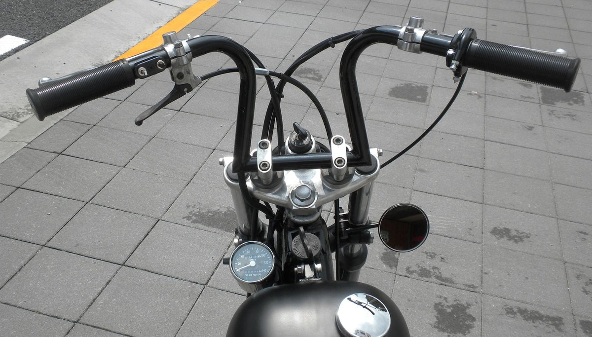 SR400/500 カスタム モーターサイクルズ-バーン