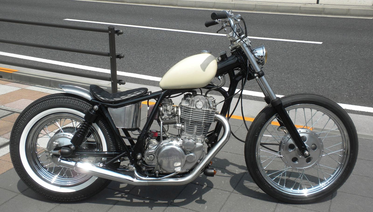 SR400/500 カスタム モーターサイクルズ-バーン