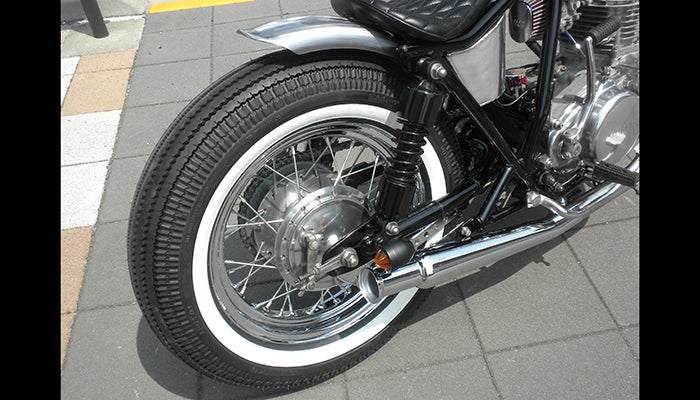 SR400/500 カスタム モーターサイクルズ-バーン