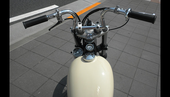 SR400/500 カスタム モーターサイクルズ-バーン