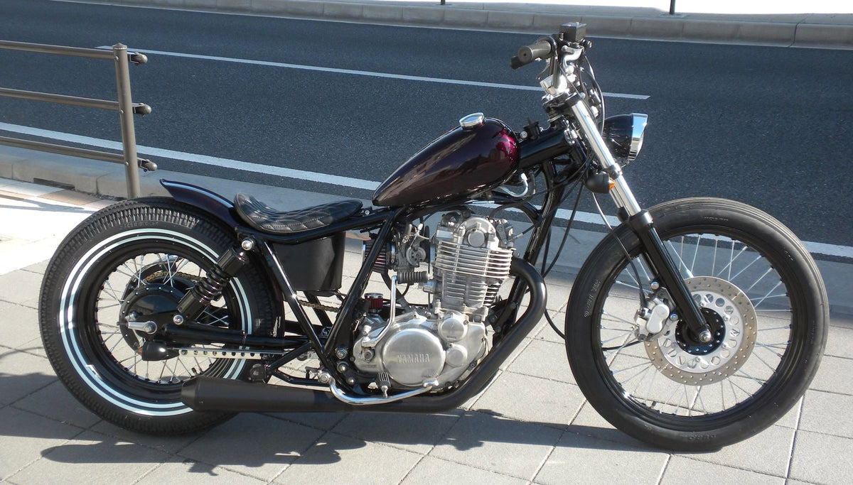 SR400/500 カスタム モーターサイクルズ-バーン