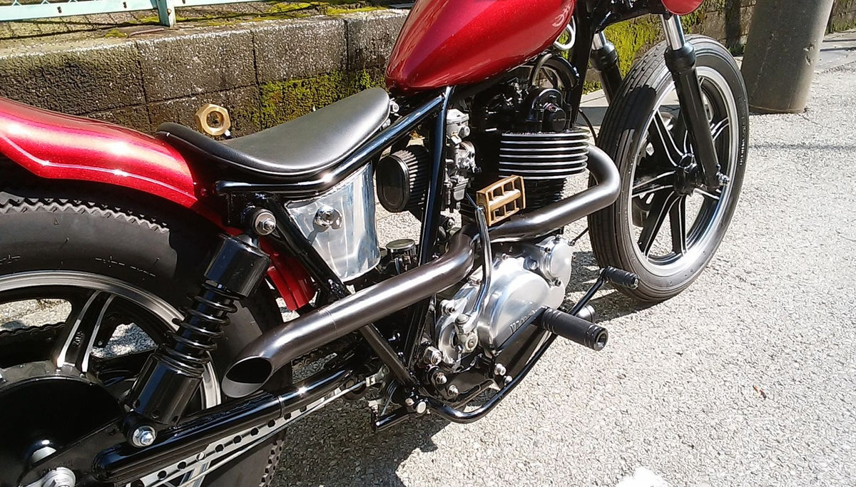 SR400/500 カスタム モーターサイクルズ-バーン