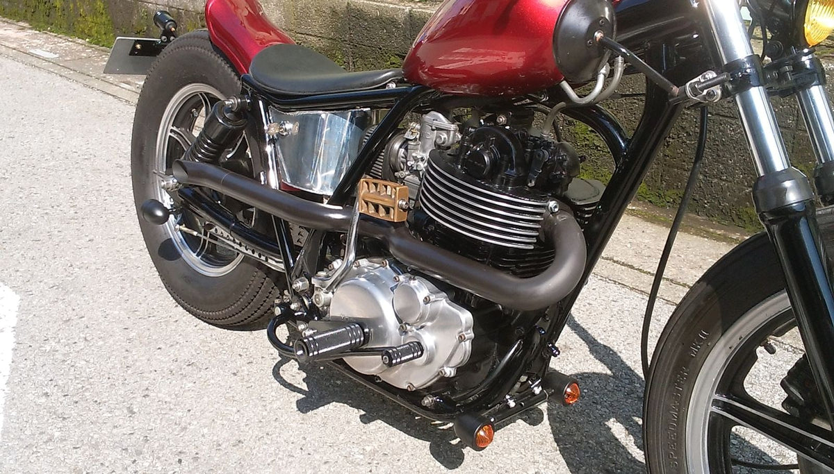 SR400/500 カスタム モーターサイクルズ-バーン