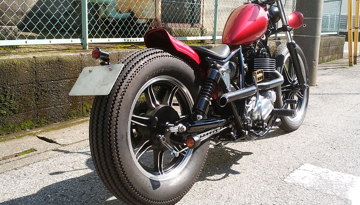 SR400/500 カスタム モーターサイクルズ-バーン