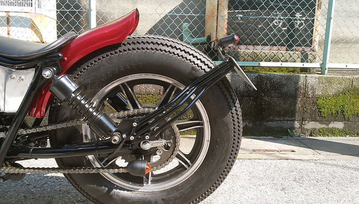 SR400/500 カスタム モーターサイクルズ-バーン
