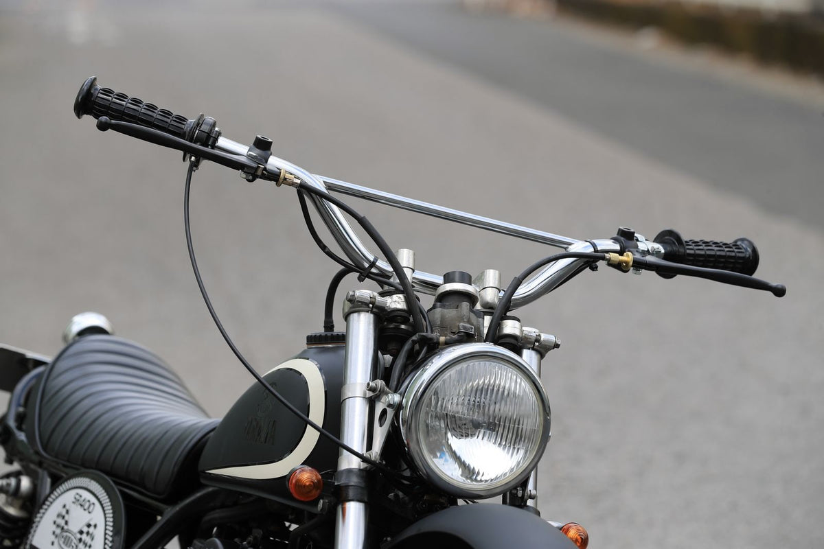 SR400/500 カスタム モーターサイクルズ-バーン