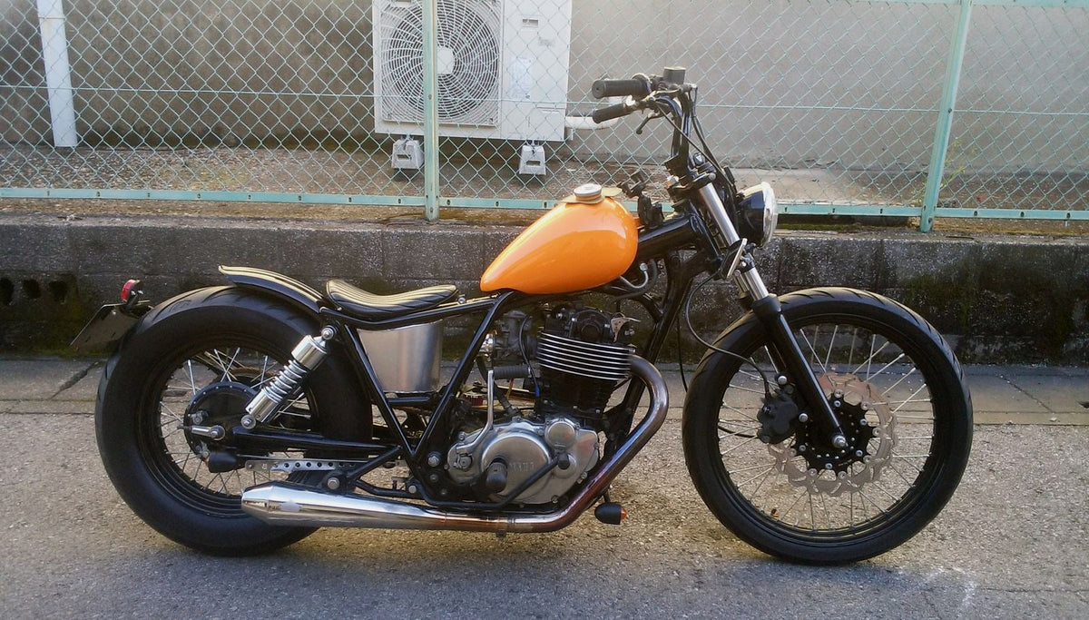 SR400/500 カスタム モーターサイクルズ-バーン
