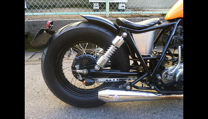 SR400/500 カスタム モーターサイクルズ-バーン