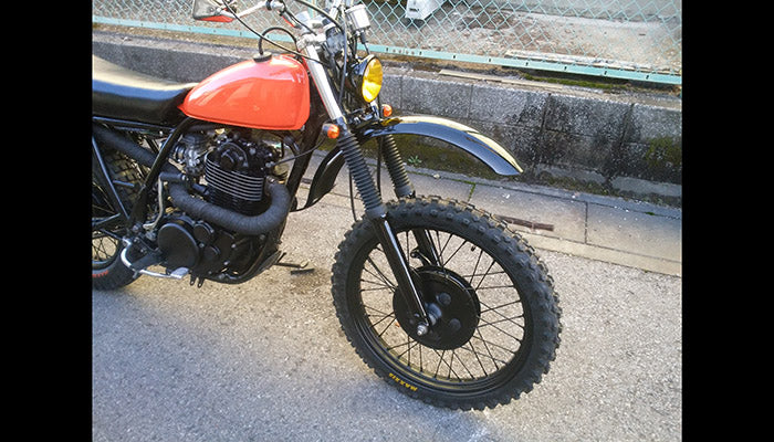 SR400/500 カスタム モーターサイクルズ-バーン