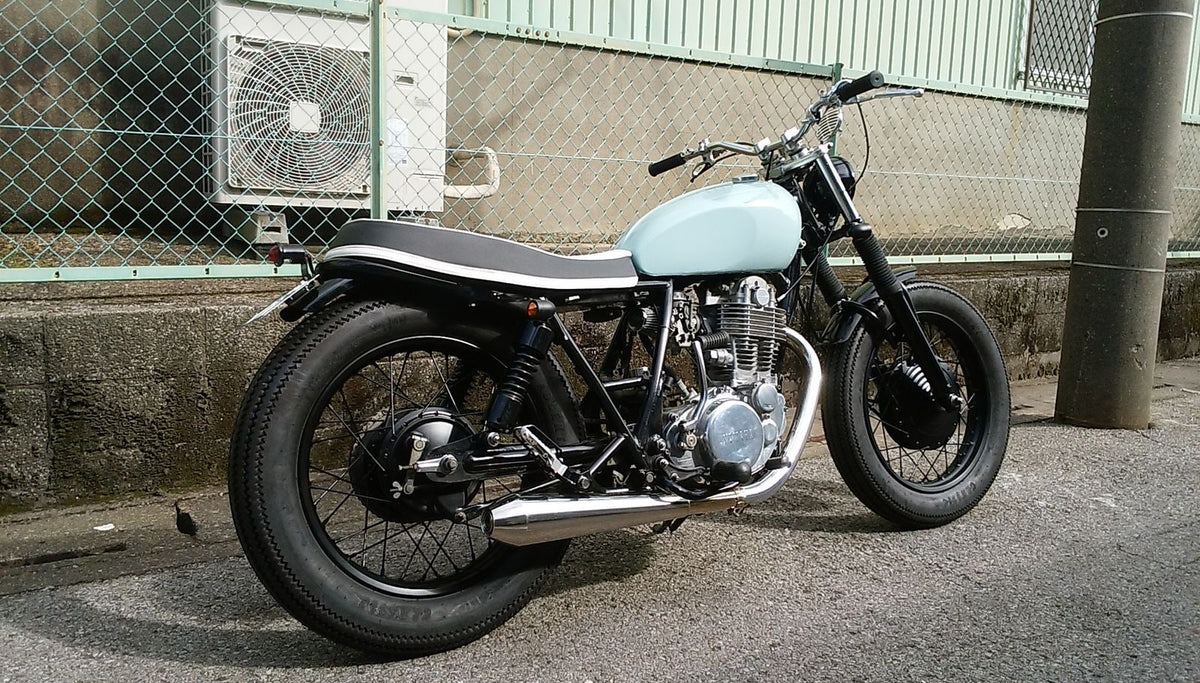 SR400/500 カスタム モーターサイクルズ-バーン