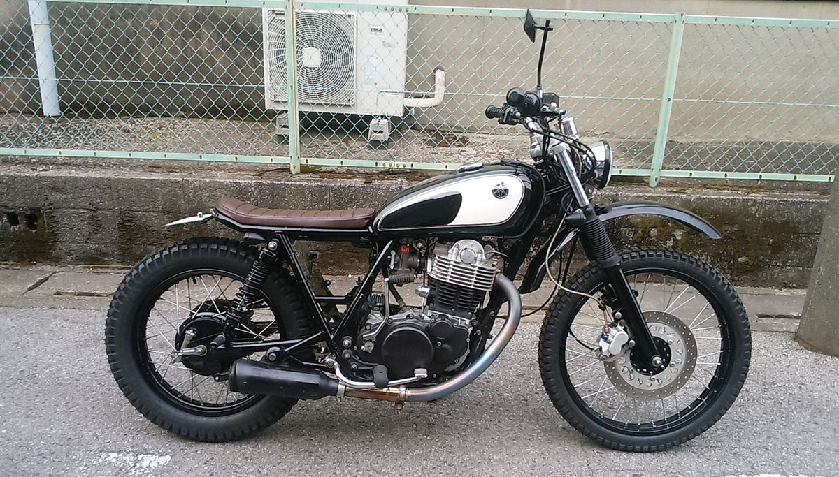 SR400/500 カスタム モーターサイクルズ-バーン